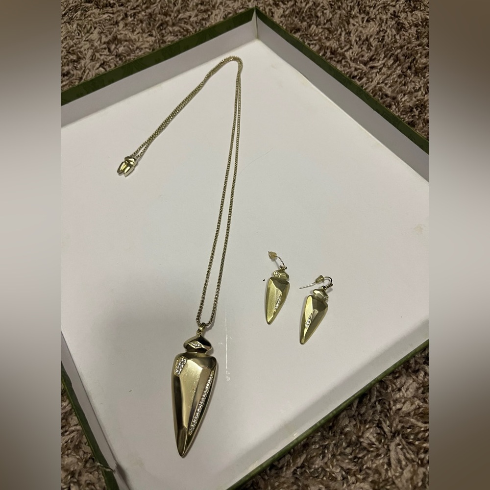 Kendra Scott necklace & earrings set